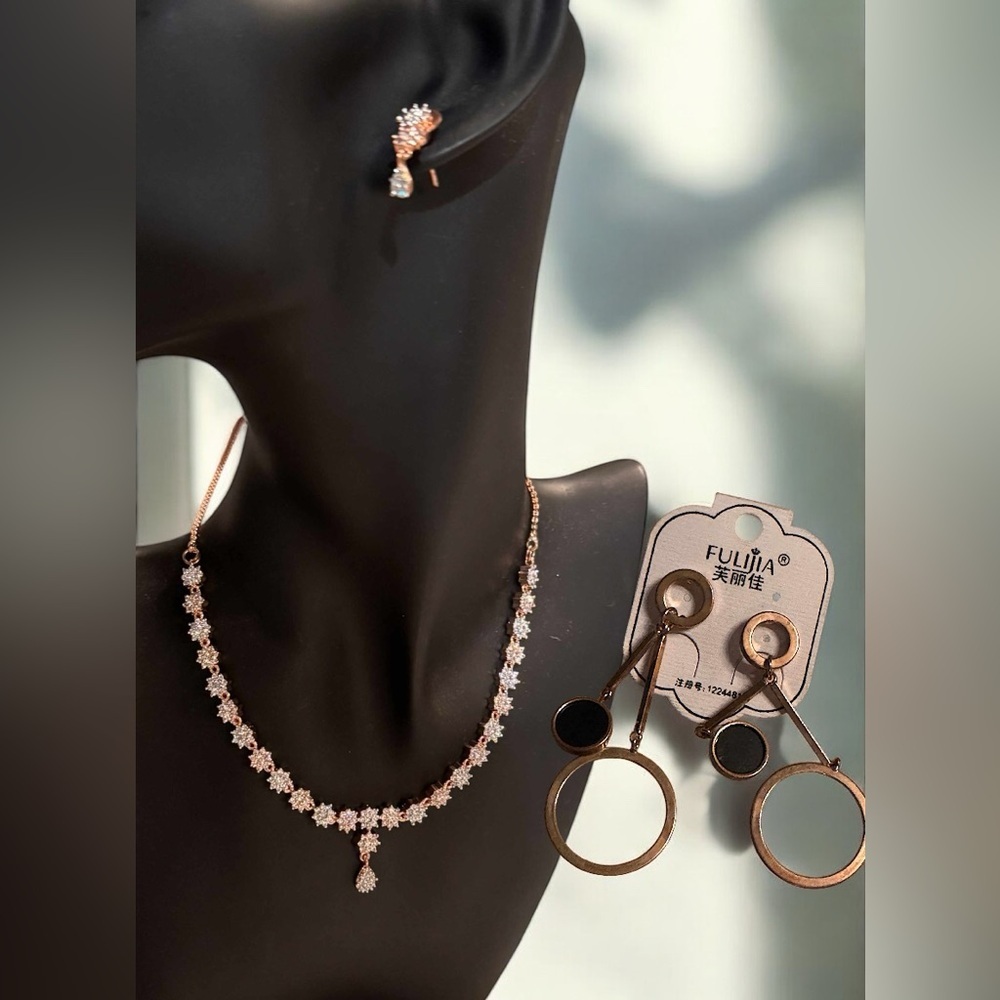 NEW 3pc Gold and Black Jewelry Set